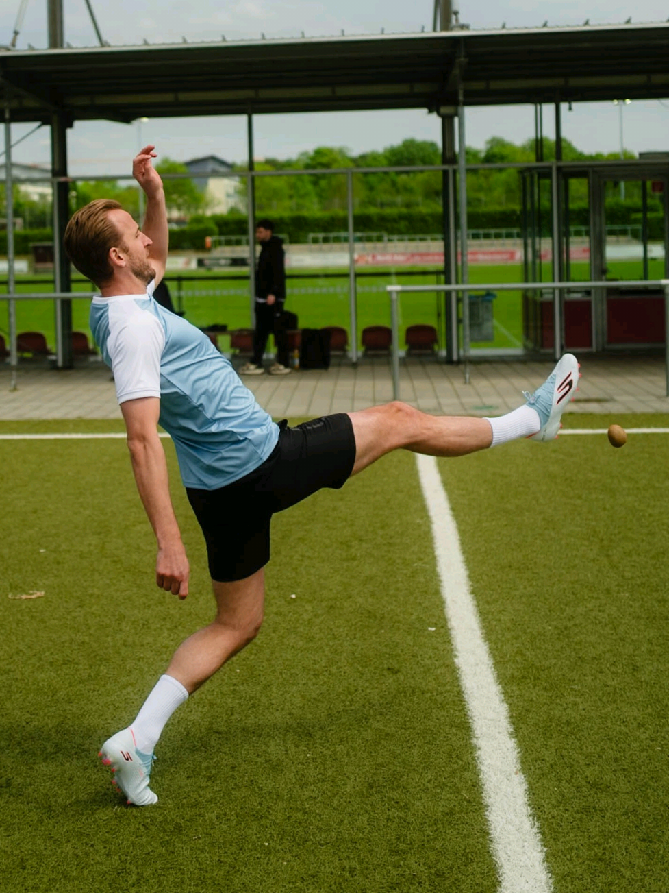 We might have been asking a lot with the last one... 🍉 #HarryKane #footballtiktok  #MiaSanMia #footballchallenge #miasanmia 