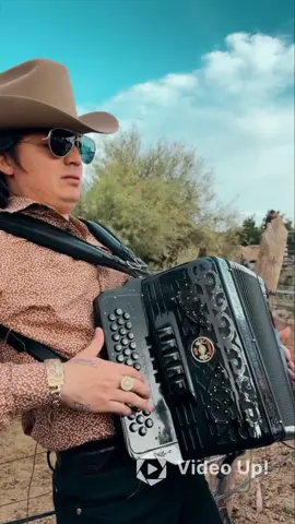 Los Dos Carnales #LDS #losdoscarnales #corridos #musica #acordeonista ….