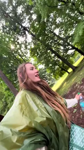 #Darina,ukraine kondisi negara hampir normal presiden ukraine volo zelenky kemarin 23 september 2025 juga sudah ikut sidang dewan pbb ke 80. paling cuma satu yang di ingat warga ukraine bebaskan keturunan rusia pakai bahasa rusia di ukraina, karena negara ukraine saat masih uni soviet 1991 sebagai jatung ibukota maka banyak warisan seperti teknologi listrik nuklir pltn cernoByl dan pabrik pesawat raksasa antonov.