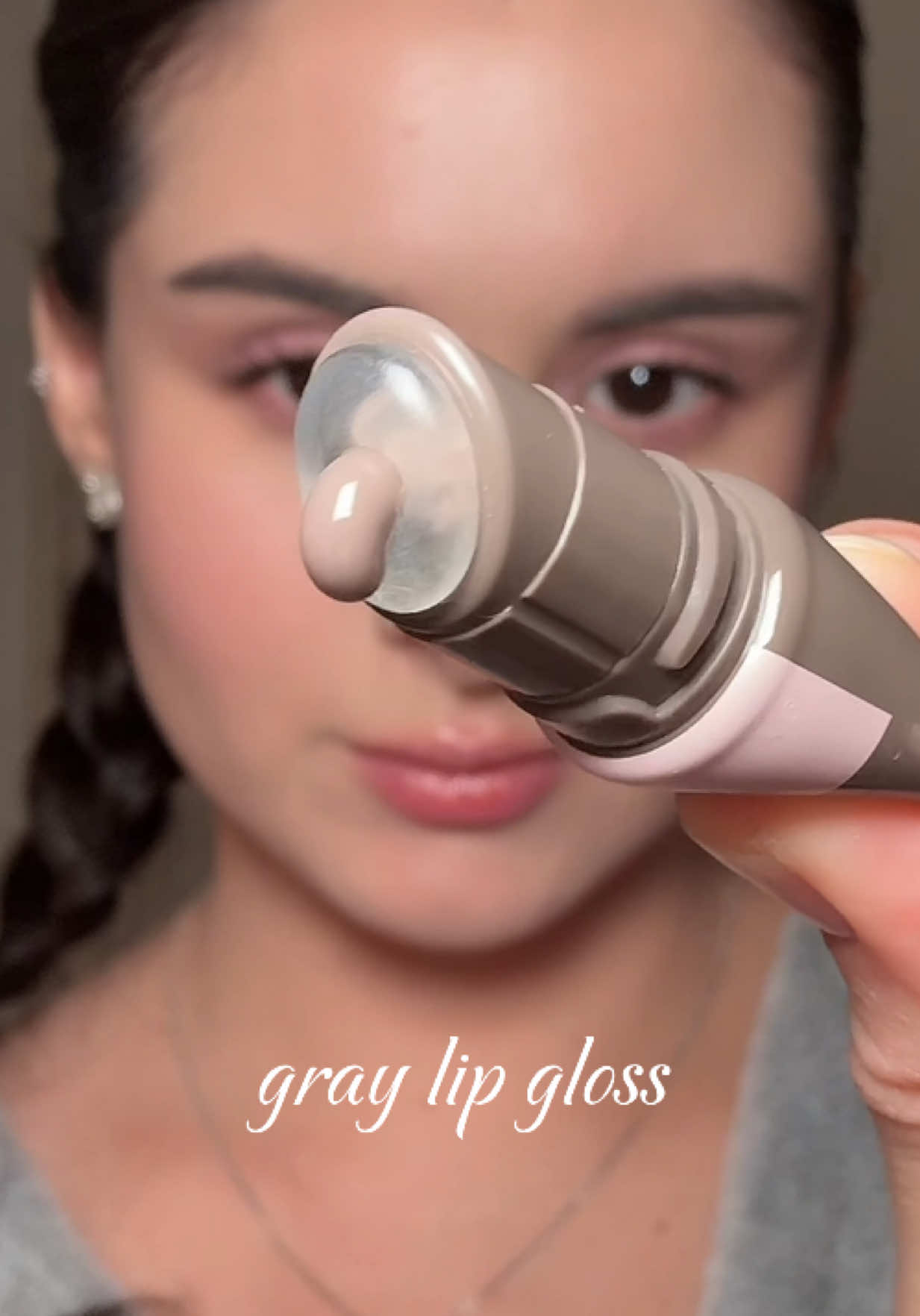 testing another gray lip gloss 🖤 @HEMEKO A.chi volume gloss 03 grayish #kbeauty #makeup #koreanmakeup #beauty #glossylips 