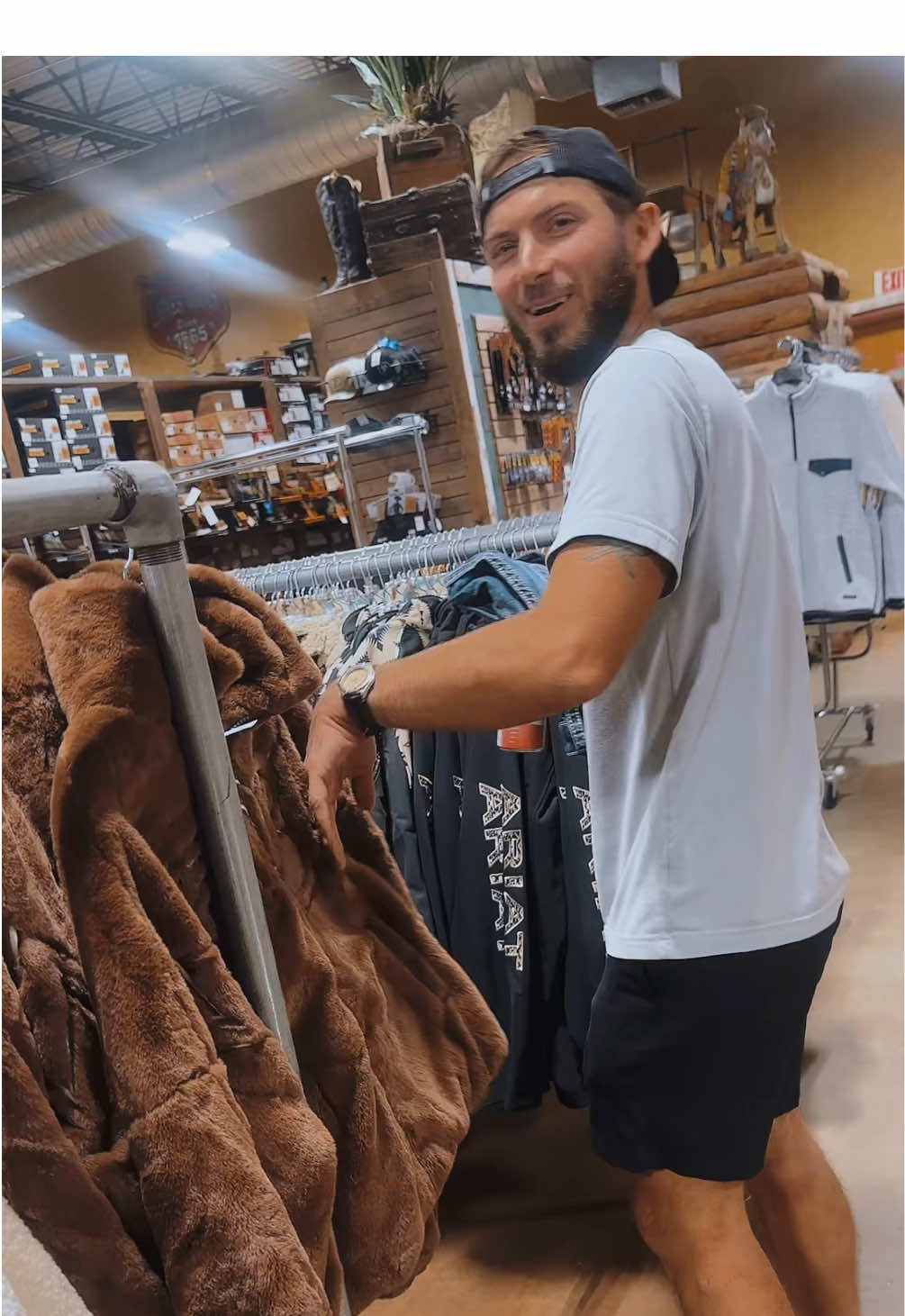 Wedding shopping extravaganza. #cavenders #weddingszn #rockandrolldenim 