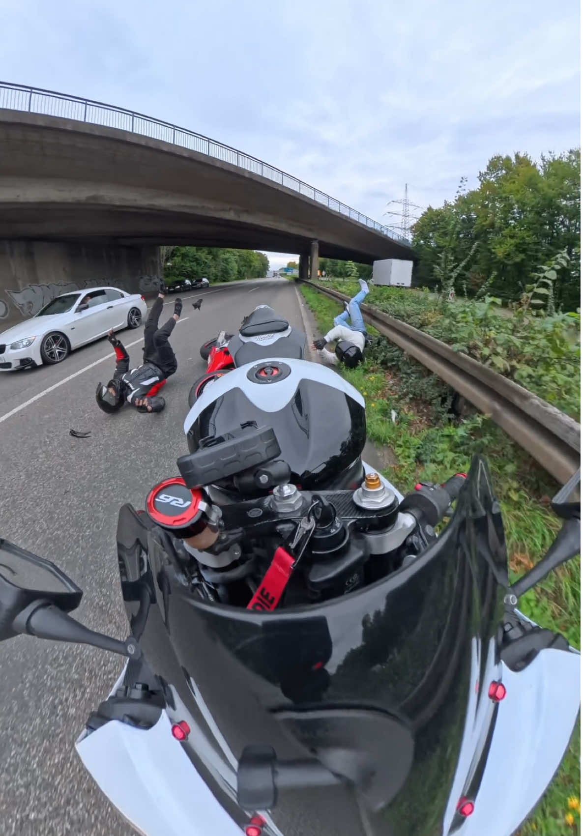 الحمدلله عدت على خير ياشباب رح نزل الفيديو كامل على يوتيوب هاد اسمي تعالو تفرجو osamaaldiab1   . . . . . . #foruyou #fyr #forupage #explore 