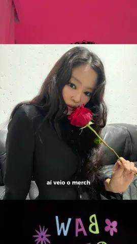 Jennie preparando um Deluxe do Ruby?! 🔥 Nossa Idol tá toda dark, bem gótica, será que vem aí #jennie #likejennie #kpop #blackpink  Jennie Ruby Deluxe Jennie Stanley