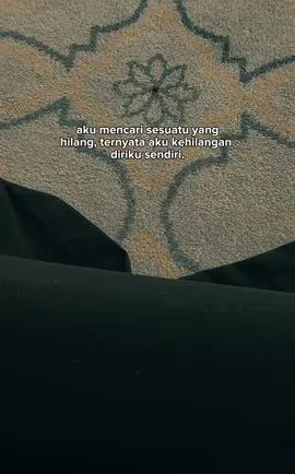 😔أنا تائه، أريد الهداية، ساعدني يا ربي #selawatkeatasnabisaw  #nikmatiprosesnya  #fypシ゚ 