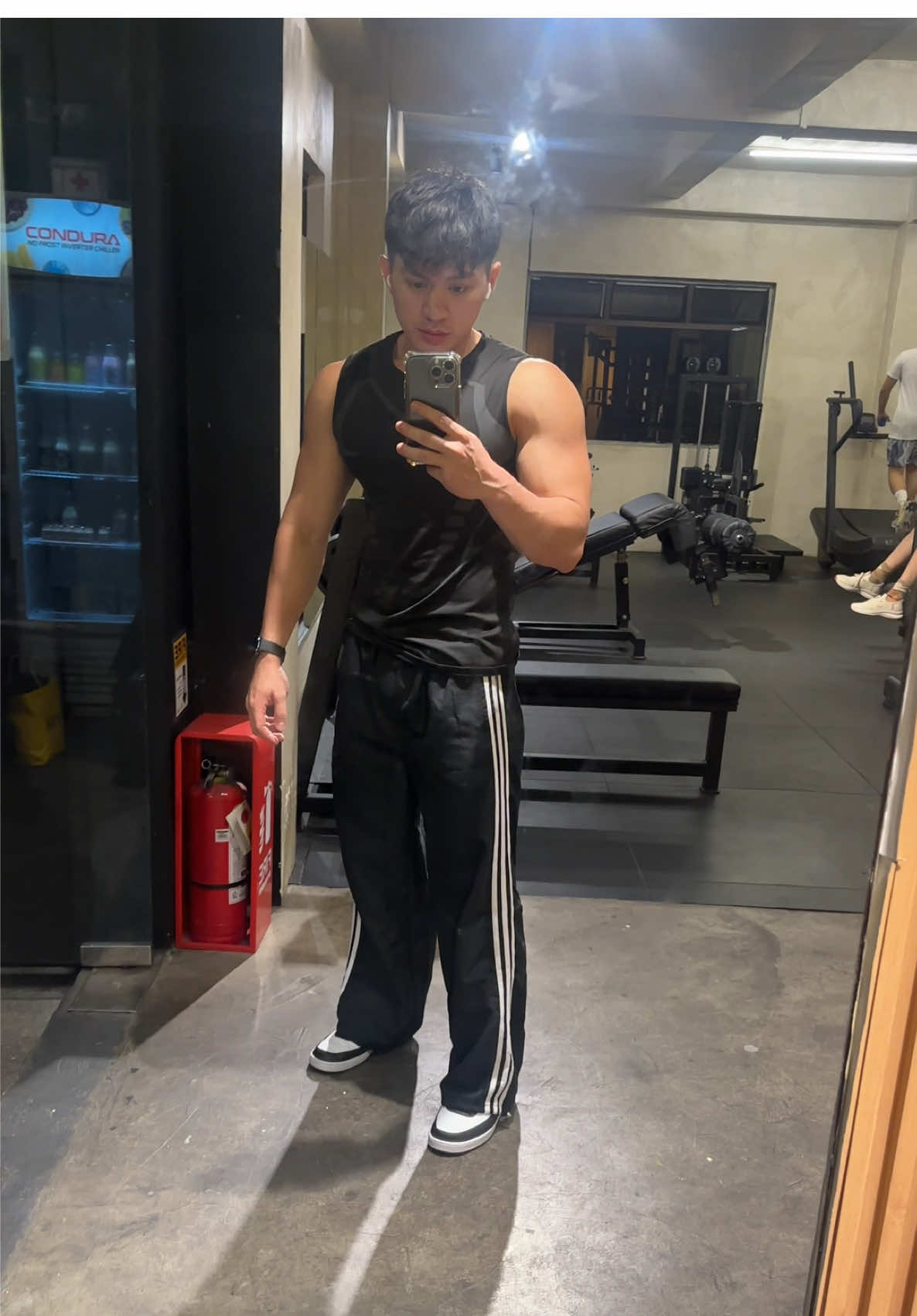 perfect gym pants! #fyp #trackpants #gymfit