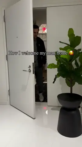 How I welcome my man home everyday 🥰🤣 . . . . . #relatable #Relationship #Love #soulmate #fyp #relationships #viral #funny #couplegoals #relationshipgoals #comedy #funnycouple