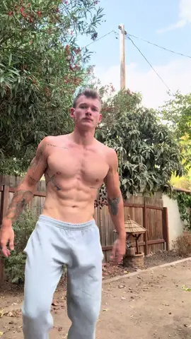 I’m new to TikTok and trying to teach myself dance trends 😅😅😅 It’s harder than it looks!! #viral #dance #relateable #mlm 