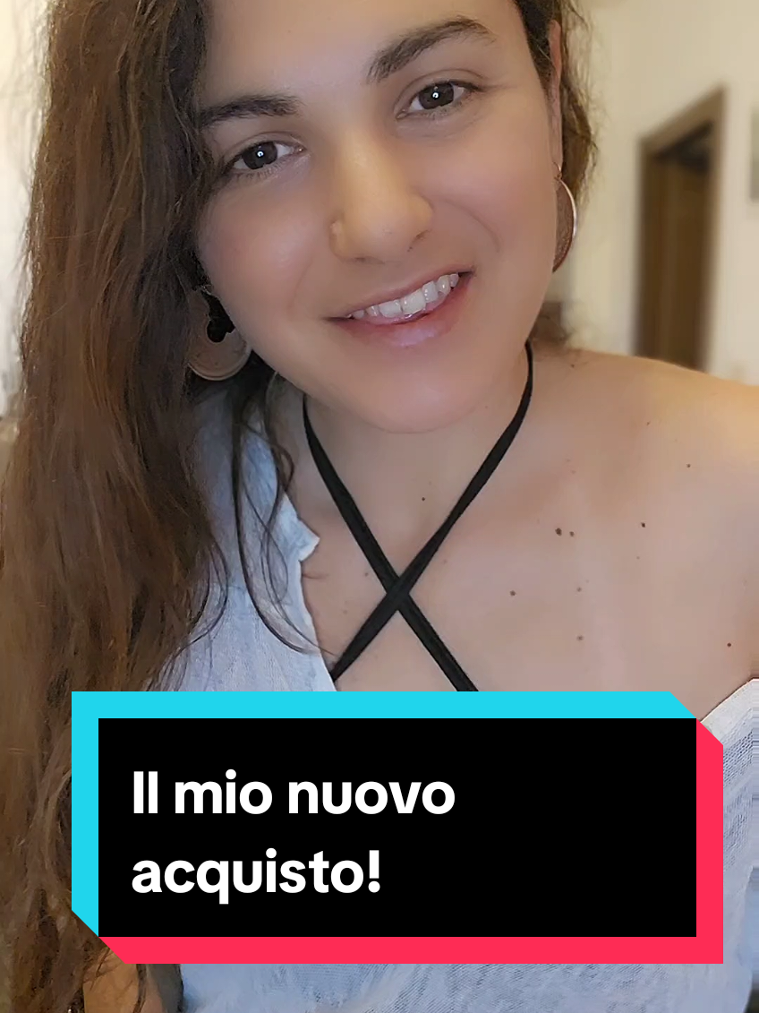 Soffro di epilessia e problemi motori, e in questi ultimi mesi sono stata molto limitata negli spostamenti perché ho le gambe deboli e stare troppo in piedi mi fa venire una crisi epilettica. Finalmente ho deciso di fare questo acquisto, ho messo I soldi da parte ed ho comprato questa carrozzina elettrica leggerissima che mi permetterà di aver maggiore libertà e sicurezza negli spostamenti, potendo andare a fare una passeggiata senza il rischio di sentirmi male, sempre compatibilmente con lo stato di salute di mio marito che ha un tumore. Ovviamente continuerò a camminare quotidianamente sforzandomi oer non rendere i miei muscoli ancora piu deboli aoutqndomi col deambulatore, ma questa per me é una grande conquista. #epilessia #disabilità #fnd #carrozzina #wheelchair 