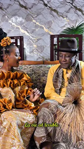 Est ce que vous êtes même au courant que le clip de cette chanson est disponible sur YouTube , titre « Maladie d’occupation » ft  Eves papa Sallè John. 