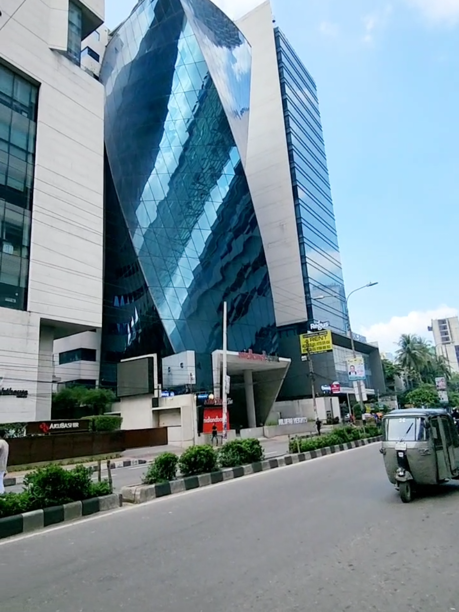 যেতে চেয়েছিলাম সিঙ্গাপুর দালাল ছেড়ে দিলো বানানীতে।  #ti̇ktok #tiktokbangladesh #trending #sports #বনানী_ঢাকা_বাংলাদেশ😍🥀🔥 