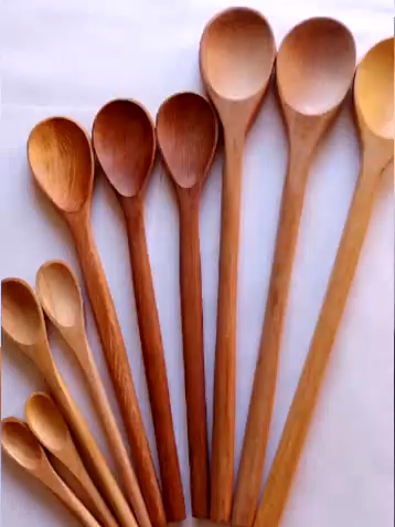 Cozinhe como chef 🍳 com nosso KIT VARIADO de colheres de pau! 10 unidades pra todas as receitas, do café ao banquete 😂  Link no fim ou digite quero que te mando o link colher, madeira, variado, divertido, presente #cozinha #colherdepau #kitchef #culinaria #receitas #linkaquii👇👇  https://s.shopee.com.br/1BDEcpxXsZ