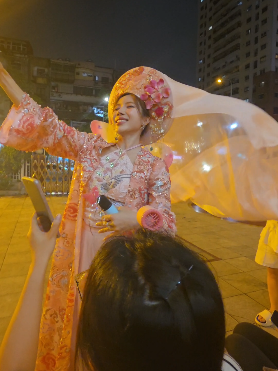 25.09.2025 Cổ đam mê quay slomo gió thổi thơ thơ những vẫn phải đúng góc mặt nha 🤣🤣🤣 #trangphap #fyp 