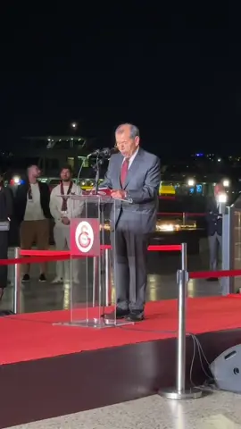 Dursun Özbek, sponsorlara gelen alkışı beğenmedi 😂 #galatasaray  