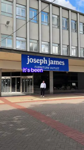 We visited another potential property this time in Solihull, south Birmingham! Let’s take a look if this building is a good fit for our furniture store #furnitureoutlet #entrepreneur #businessinsights #abandonedplaces #urbanexploring 