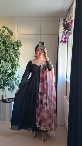 Dm to order ! #toshistyleuk #anarkali #plainanarkali #dashain2025 #kurtha 