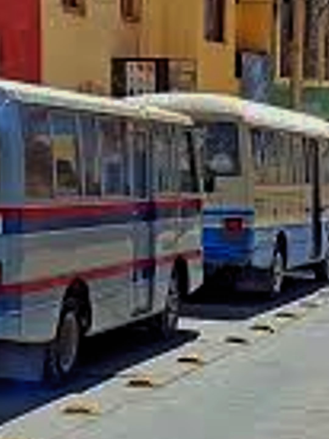 El Sindicato de Micros San Cristóbal inicia una campaña de control de puertas cerradas de los micros y pide colaboración a la ciudadanía. Los choferes que infrinjan la campaña seran sancionados. #RadioGlobal  #LaRadioDelBicentenario  #Sucre