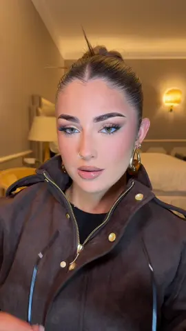 Replying to @Kristy Webley Milan fashion week with @KIKO Milano HERE I COMEEEE #fyp #fashionweek #transition 