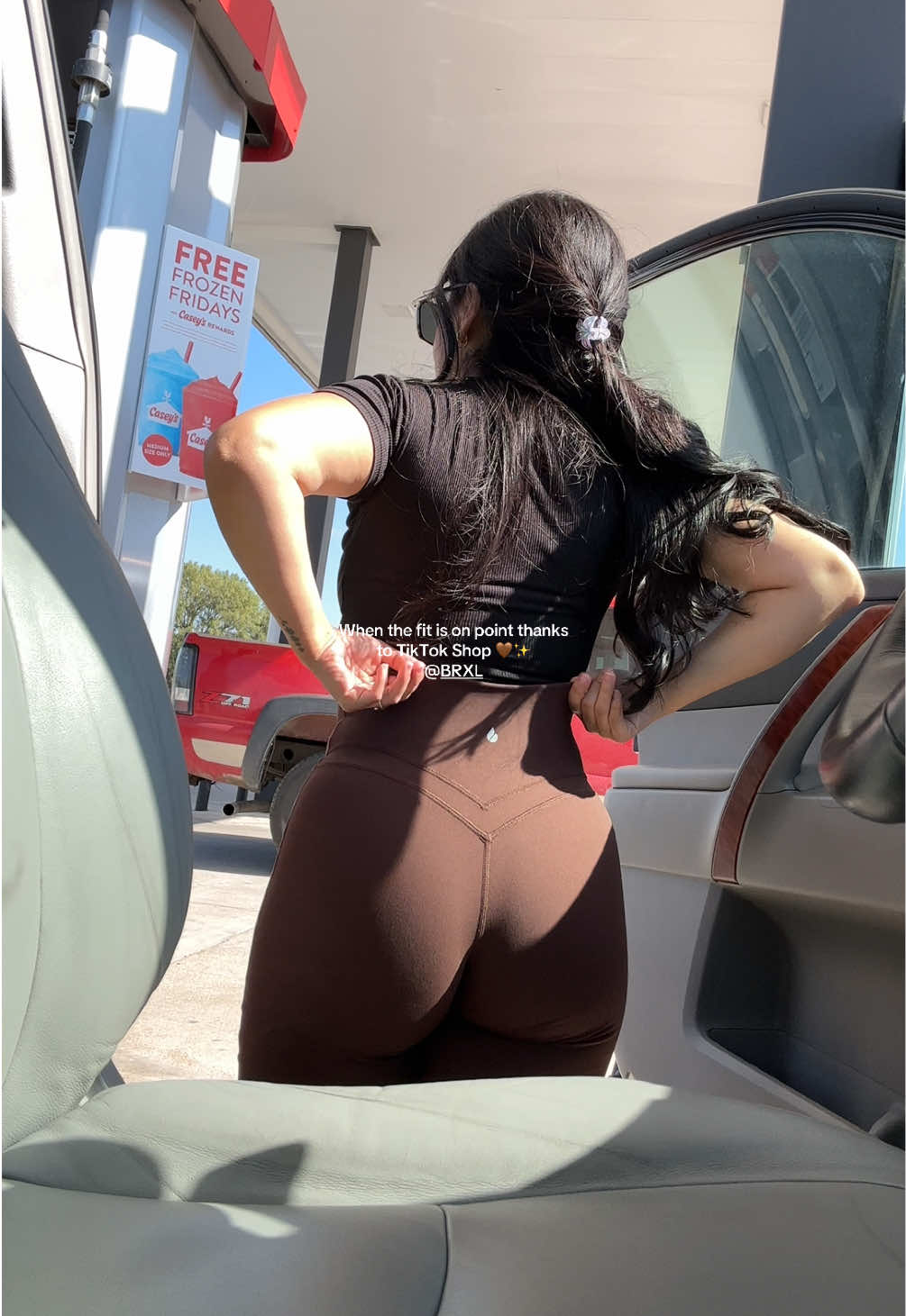 Buttery soft and high waisted 🤎✨ y el precio 👀 @BRXL #brxl #brxllegging #brxlfallfreshness #tiktokshopfalldealsforyou #momfit 