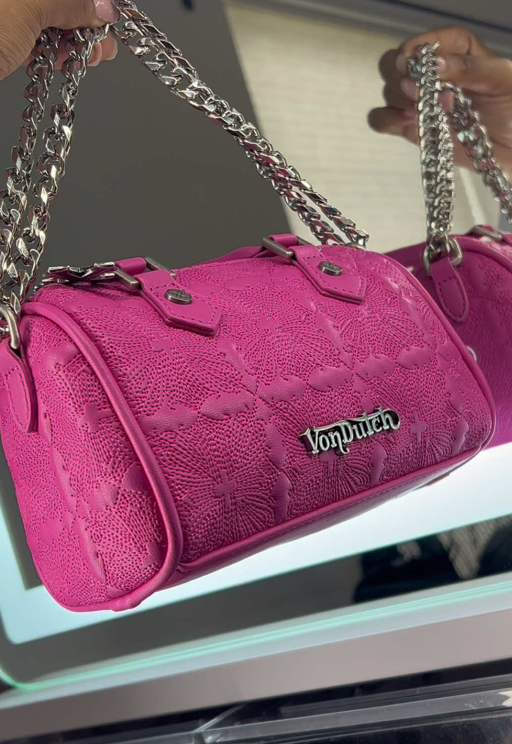 The deets on this mini >>  #pink #pinkaesthetic #vondutch 