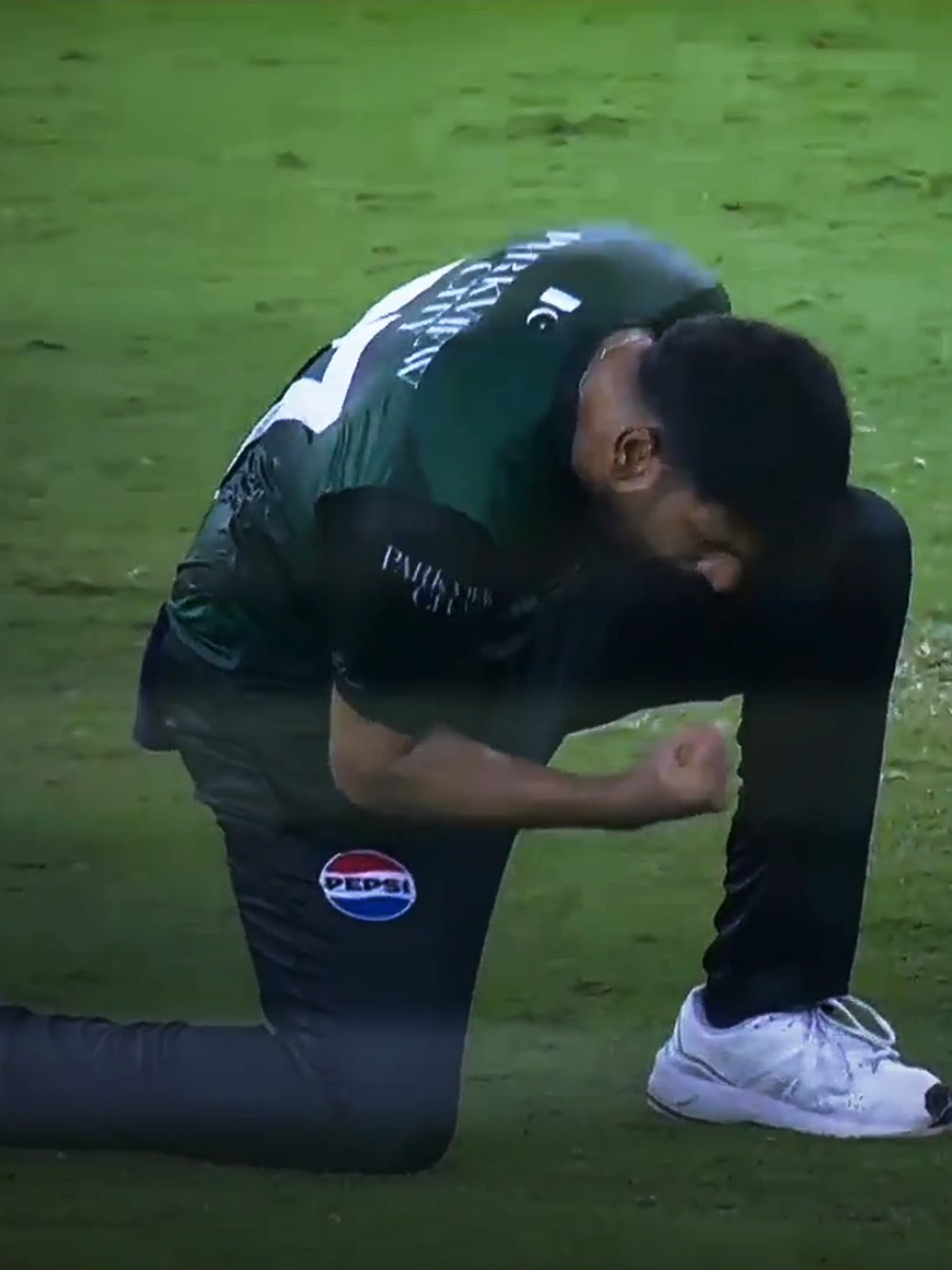 Rauf taar strikes again 🥵🔥👑 #asiacup #india #pakistan #cricket #fypviralシ 