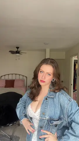 👁️👅👁️