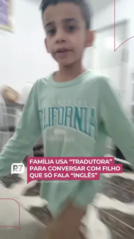 Brenda Santos, de São Paulo (SP), divertiu os internautas ao compartilhar um vídeo do irmão dela, que é autista e só se comunica em inglês, o que deixa todo mundo perdido na hora da conversa. Com isso, Brenda precisa da ajuda de outra pessoa para traduzir o que ele diz. Assista! ➡️ Veja mais em R7.com/vivaavida. O link está na bio. #PortalR7 #R7 (🎥: Reprodução/TikTok/@brendasantos3034 | @dommedia.br)