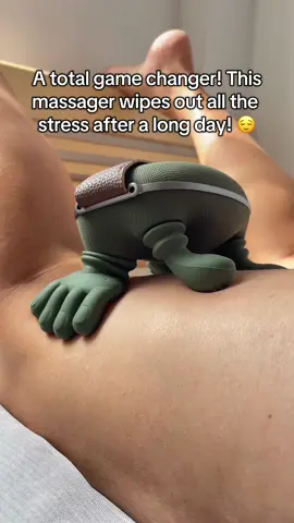 The new way to enjoy a great home massage! 💆‍♀️💆‍♂️ #relaxathome #gamechanger #massager #backmassager 