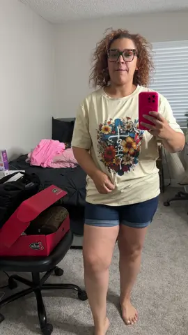 This faith shirt is the cutest 🙏❤️ #faith #womansshirts 