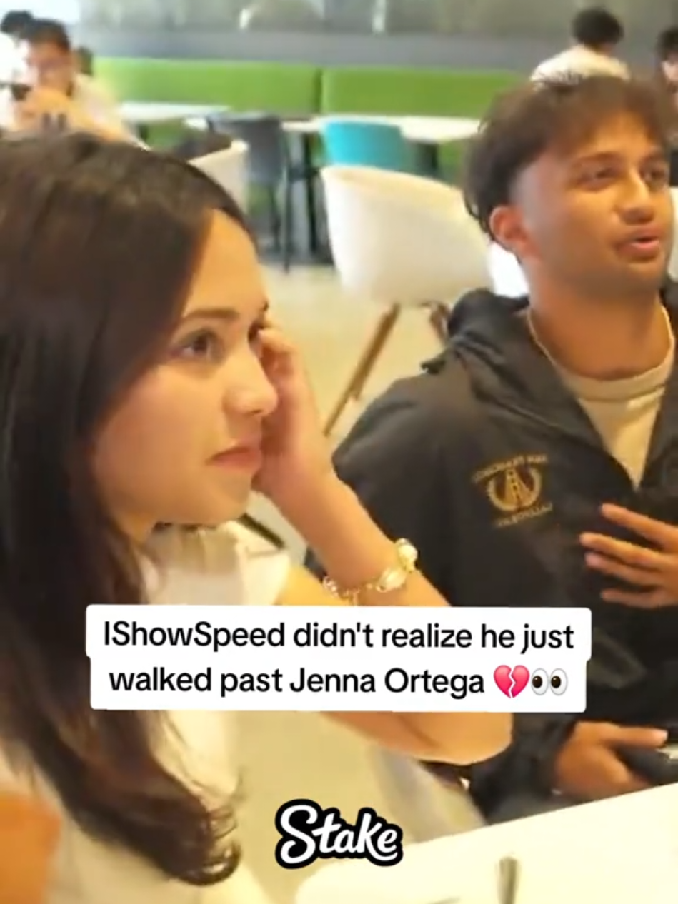 IShowSpeed didn't realize he just walked past Jenna Ortega 💔👀 #ishowspeed #jennaortega 