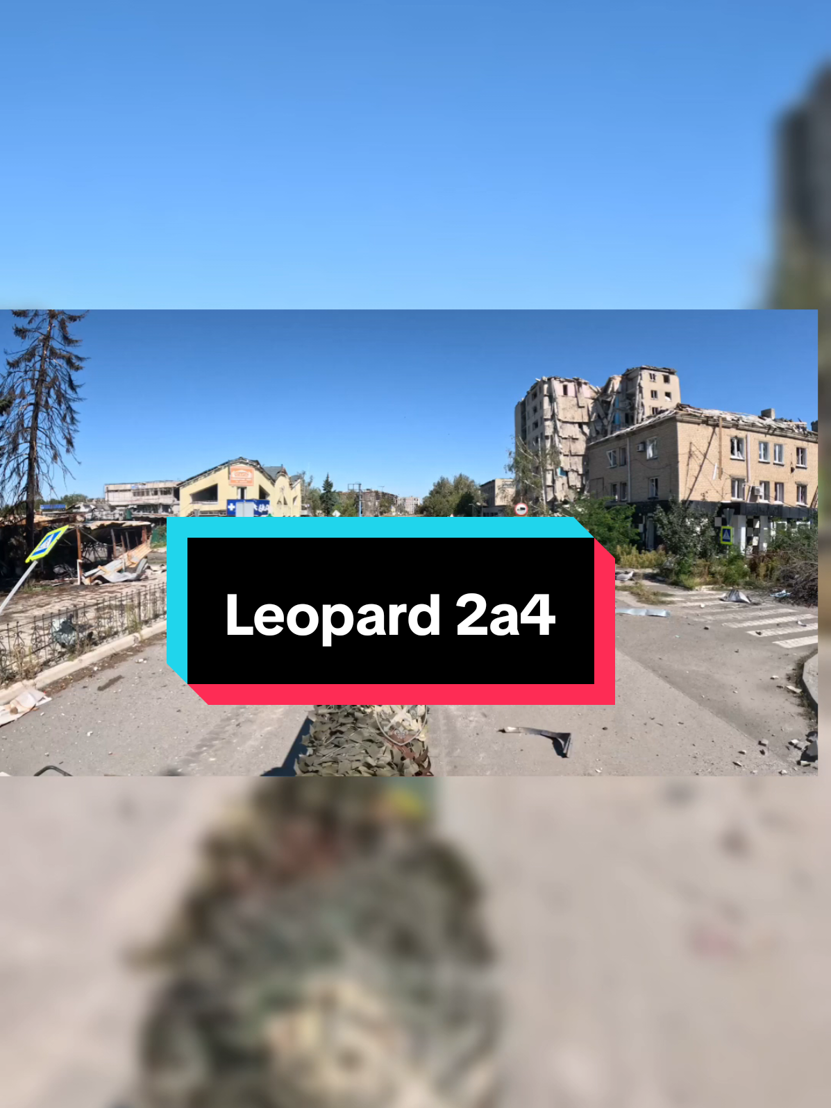 Leopard 2a4 танкового бату 155-ї ОМБр веде вогонь по багатоквартирному будинку на півдні Покровська, в якому намагався накопичуватись противник 