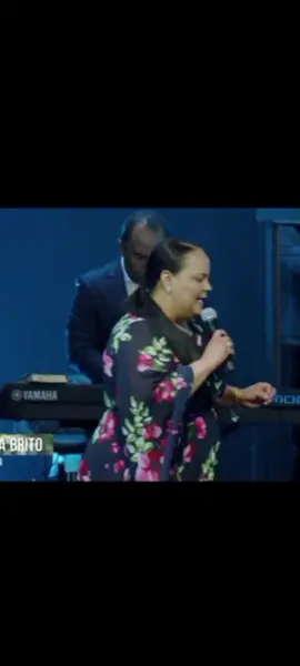 Pastora #virginiabrito Dame un nuevo corazón, amarte solo a ti y merecedor de alabanzas... #ALABANZA #FUEGO #viraltiktok #fy 