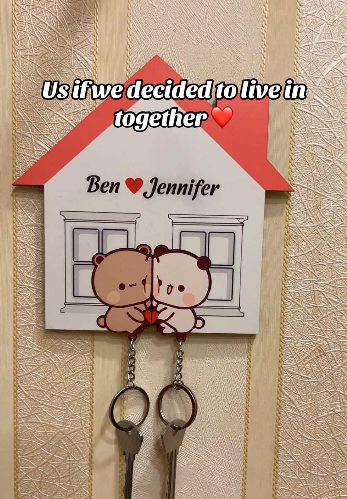 Link in our instagram bio 🖇️ ig:clickw00d  Free Worldwide Shipping 🌏  #clickwood #keychains #dudububu #couples 