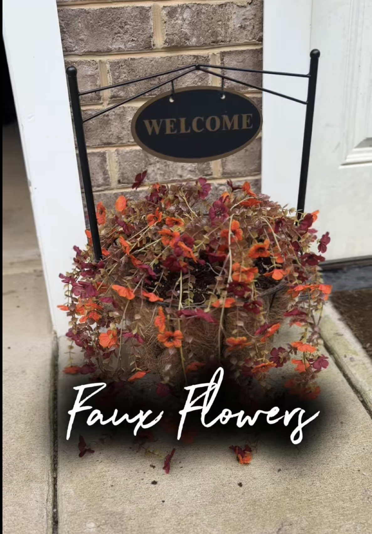 Faux Flowers | Decorate for Fall #fakeflowers #mums #falldecor #fallflowers #falldecorating 