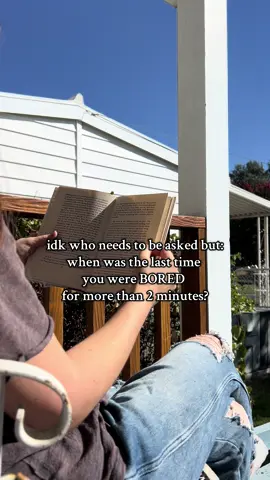 it’s okay to be bored, in fact, it’s a good thing. and that is a hill i will d!e on.  • • • #boredom #phoneaddiction #phoneaddict #socialmediaaddiction 