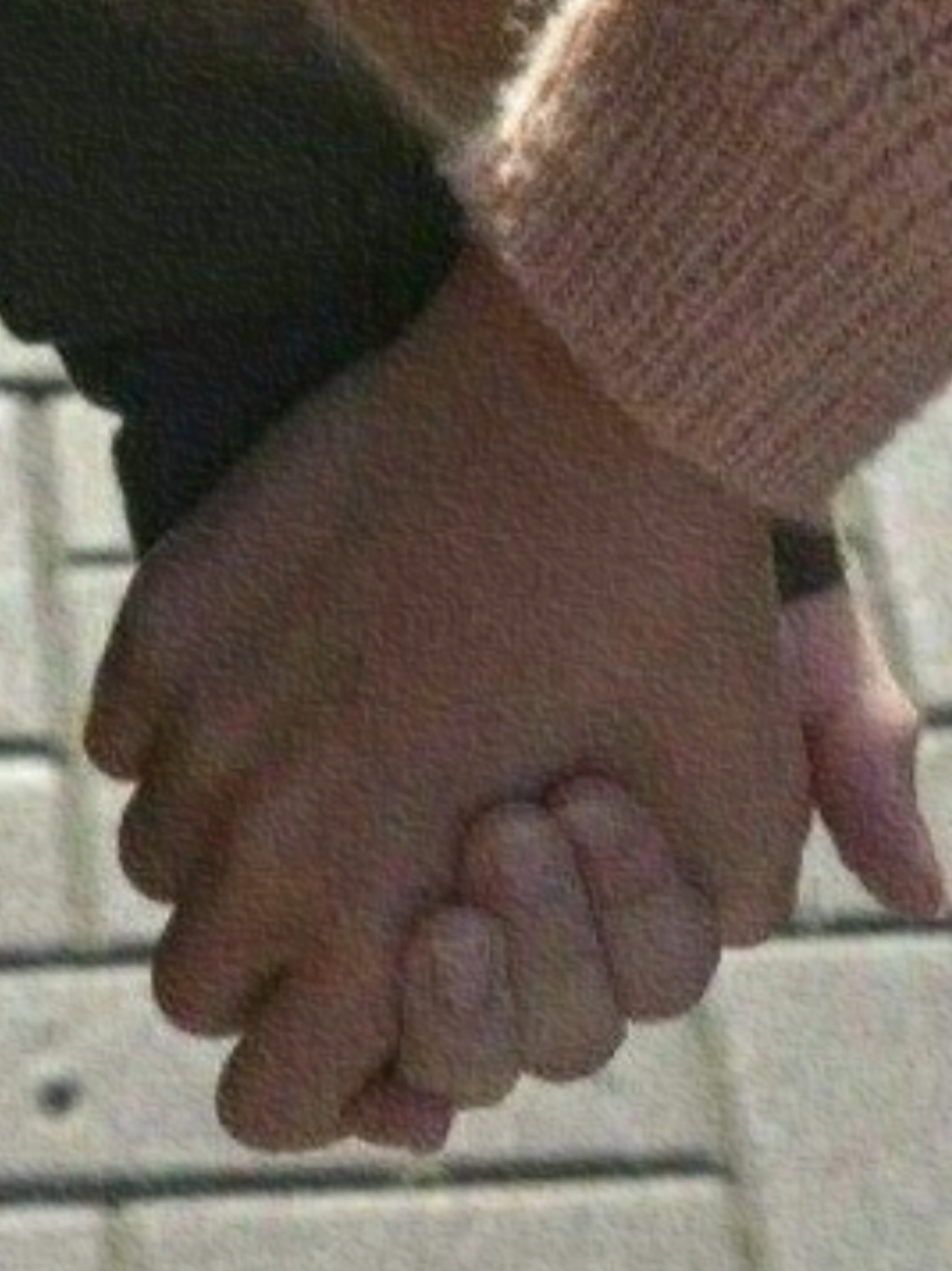 #hands #holdmyhand #romantic #Love #aesthetic 