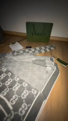#gucci #zipper #grau 