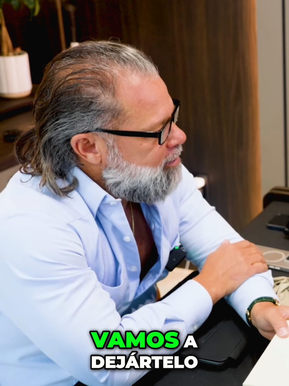 un dealer le vende dos relojes a Carlos de CRM  dos Rolex pero con una negociación dura 😳 #rolex #oro #crmjewelers #crm #crmlife 