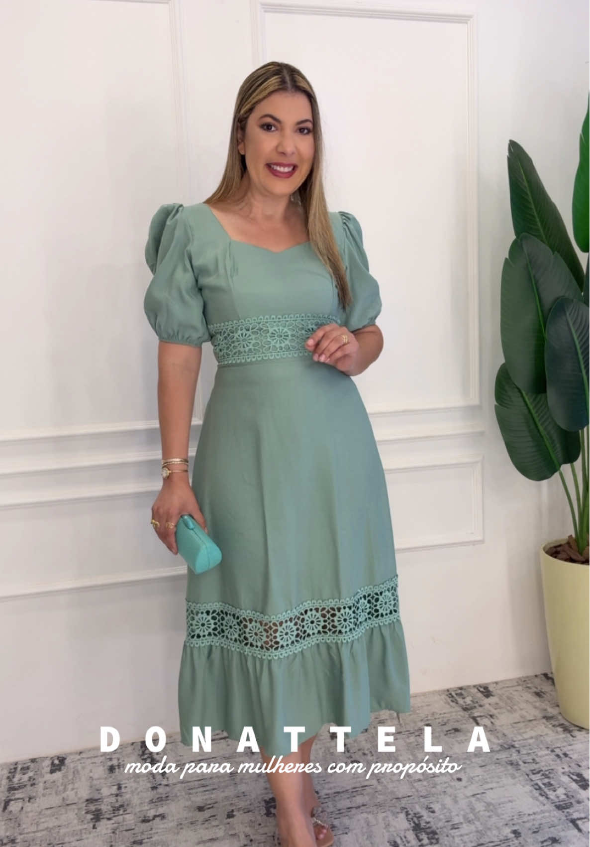 📍Coleção Premium Donattela  Peças delicadas em bordado, detalhes que encantam desde a manga até a barra. 📌 Vestido Cassiane Conheça a nossa loja❤️ Fale com Nossa equipe (82)982337841 Clima Bom 2📍 (82)982045363 Benedito bentes📍 (82)988789992 Benedito Bentes1📍 www.donattela.com.br Enviamos para todo o Brasil.