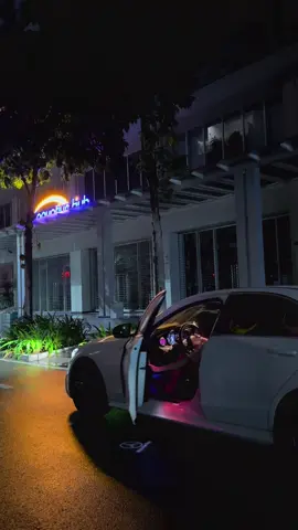 Đi xe sang cỏ bị mấy anh đi wây chửi riếc 😭