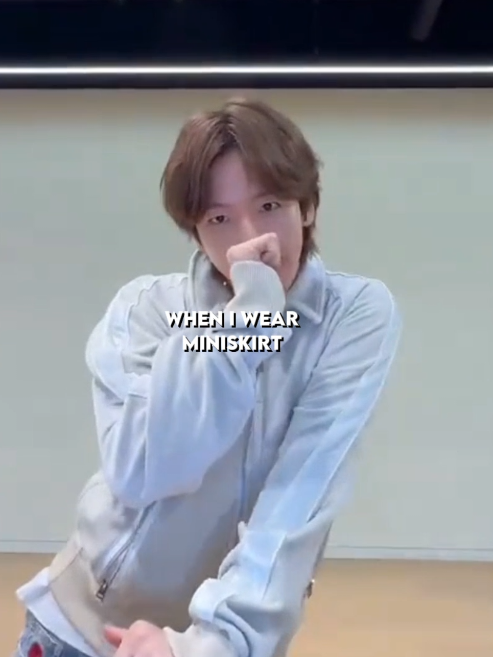 when he's wearing his high heels>>> #baekhyun #byunbaekhyun #fyp #exo #foryou 