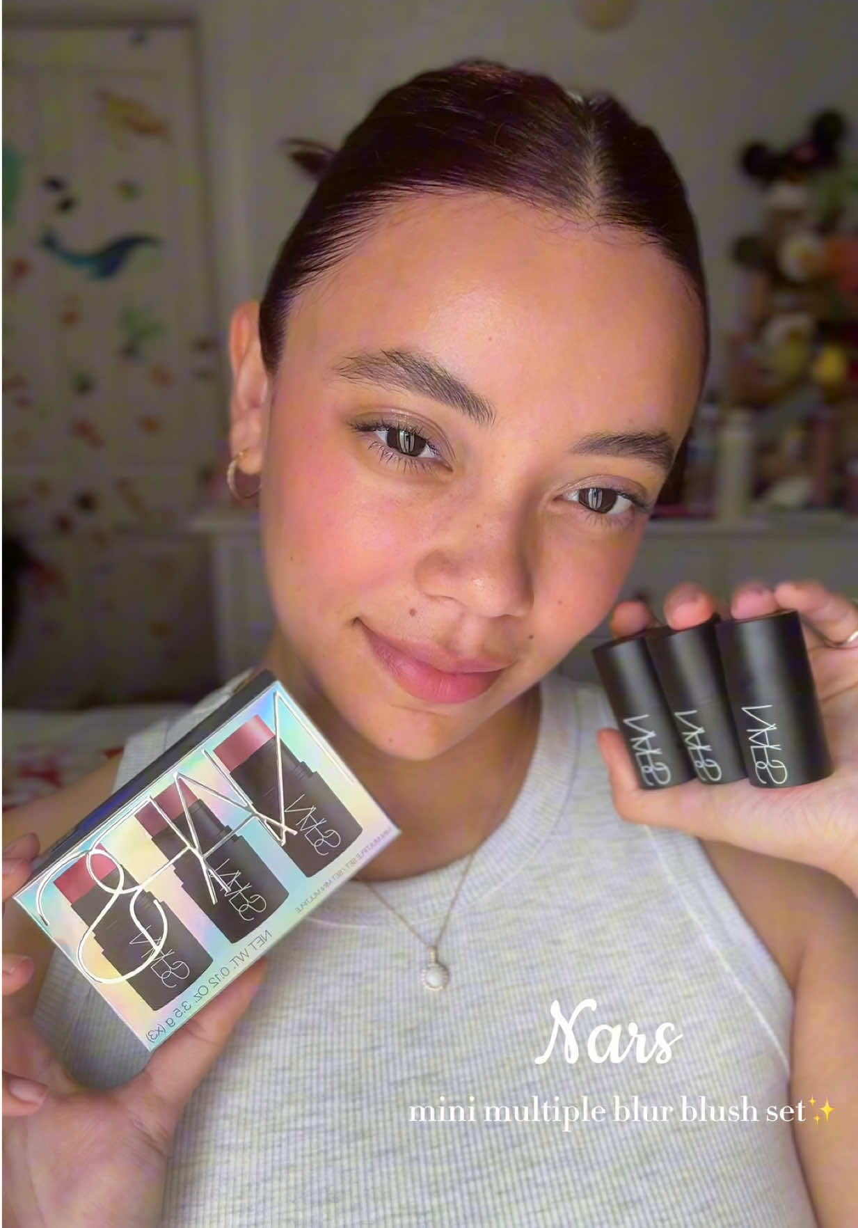 Let’s play with the new @NARS Cosmetics mini multiple soft blue blush sticks! This is part of their holiday release and comes with 3 mini bestselling shades! They can be used on the cheeks, eyes, and lips. The kit retails for $45 on the @sephora website and is a great way to try the formula! The shades blend out beautifully and have a nice punch of color! #narscosmetics #holidaykits #newmakeup #sephora #newatsephora 