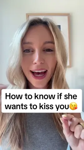 How to know if she wants to kiss you… #datingtipsformen #datingadviceformen #datingcoachformen 