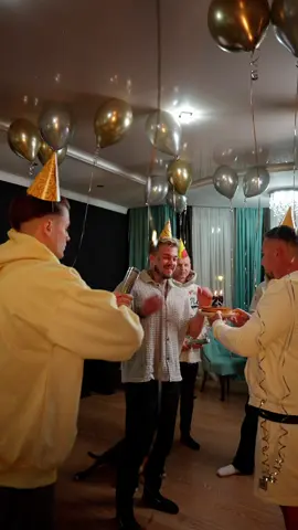 Birthday everywhere vs slavik birthday🤫
