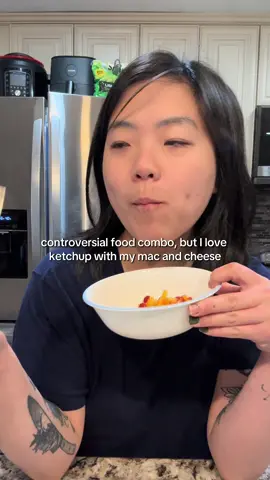 Don’t come for me. But honestly I could eat anything with ketchup 🤌🏻✨ #weirdfoodcombos #MomsofTikTok #foryoupage #ketchup #macandcheese 