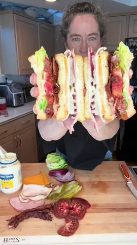 Does anybody else dream in food? I’ve been thinking about this sandwich and how I needed it to be perfect for days and I finally got all the ingredients and it was absolutely a dream come true.  The way good food brings a smile to my face. Can anyone relate?#clubsandwich #sandwich #foodporn #dream #lunch @HexClad 