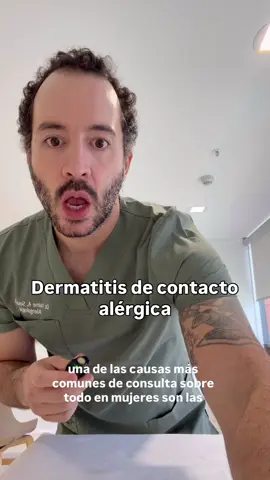 ✨ Dermatitis de contacto: ¿alérgica o irritativa? ✨ La piel puede reaccionar a lo que toca, pero no siempre por la misma causa. 👇 👩‍⚕️ Dermatitis de contacto irritativa Ocurre cuando una sustancia “daña” directamente la piel. No necesita que el sistema inmune participe. Ejemplo: detergentes, jabones fuertes, desinfectantes. 🔹 Aparece rápido. 🔹 Causa ardor, resequedad y descamación. 👩‍⚕️ Dermatitis de contacto alérgica Aquí sí interviene el sistema inmune. La piel “aprende” a reconocer una sustancia como peligrosa y, cada vez que vuelves a tener contacto, reacciona. 🔹 Puede aparecer horas o días después. 🔹 Causa enrojecimiento, picazón intensa, ampollas o eccema. 💡 Causas más comunes en mujeres en Latinoamérica: 	•	Níquel (bisutería, hebillas, relojes). 	•	Cosméticos y esmaltes de uñas. 	•	Tintes capilares (parafenilendiamina). 	•	Fragancias en perfumes y cremas. 	•	Conservantes en productos de cuidado personal. 👉 Diferenciar entre alérgica e irritativa es clave, porque el manejo cambia: en una basta con proteger la piel, y en la otra hay que identificar y evitar el alérgeno específico y para identificar esta sustancia se hace una prueba de parche.  ✨ Cuida tu piel, escucha sus señales y consulta con @elalergologo si tienes estos síntomas.  