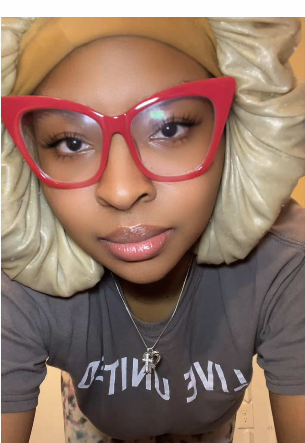 Preferably w/ no kids, but I have a kid so let me not do too much lol…baby listen if you got 1 kid we can be BFFs & if you have 2+ kids we can be friends🤗🥰   - #cupid #cupidshuffle #single #menover40 #40andover 