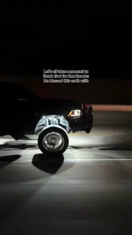 blondes on top #dodgeram #trucktok #fypシ゚viral 