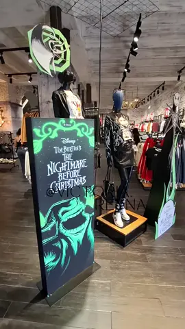 Nueva colección de ropa de #elextrañomundodejack #thenightmarebeforechristmas  de venta en #cuidadoconelperro #ccp #echoenmexico 🖤✨️