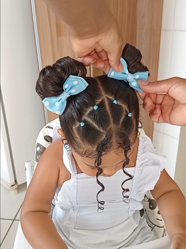 já segue para mais inspirações ✅️ 🥹🌸... #inspiracao #penteadosfaceis #maedemenina #viral #tiktok 